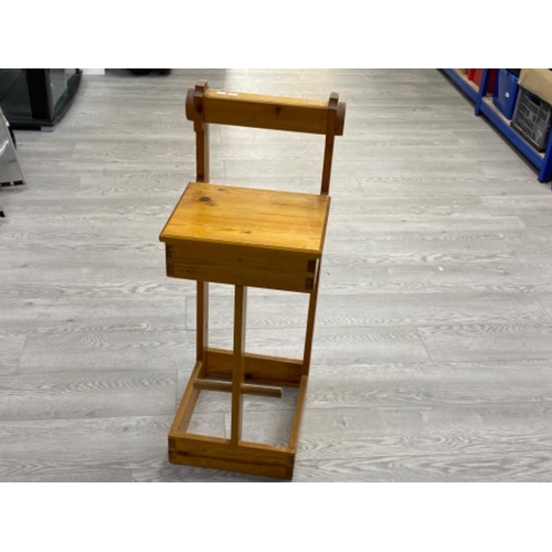 628 - Pine childs Barbour high chair