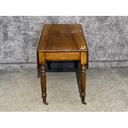 639 - Antique mahogany drop leaf table fitted with a single drawer - (measurements when extended) 93x90cm,... 