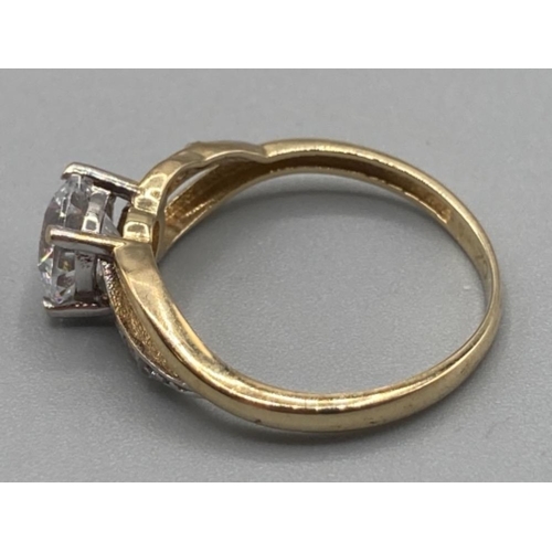 130 - Ladies 9ct yellow gold CZ ring size M 1.9g gross