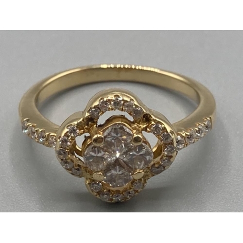 135 - Ladies 18ct yellow gold ornate diamond cluster ring size O 4.8g gross