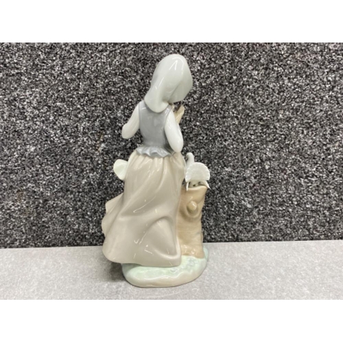 167 - Lladro figure 4915 girl with doves - 21.5cm