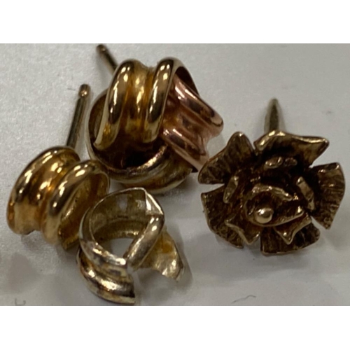 199 - Pair of 9ct gold earrings( yellow, rose and white) ( 1 damaged) with a flower themed earling, 1g