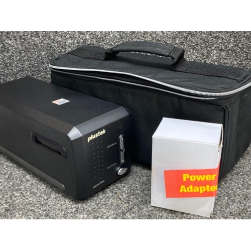 30 - Plustek opticfilm 8200i SE 7200 film scanner with protective carry bag