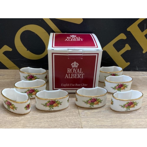 314 - Total of 8 Royal Albert ‘old country roses’ napkin rings - boxed