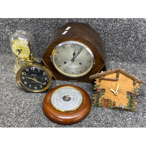 333 - Tray of clocks - includes mahogany mantle clock, brass effect anniversary clock with glass dome, ret... 