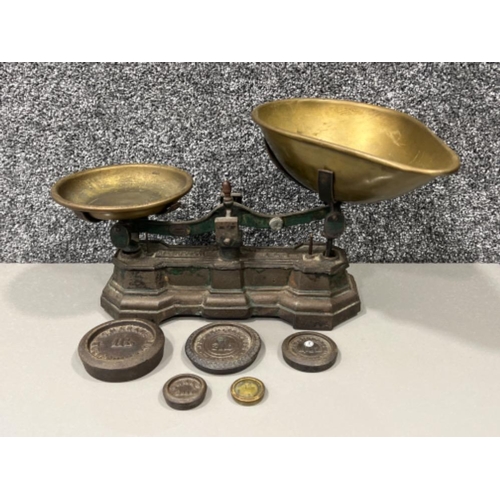 344 - Vintage French scales with weights