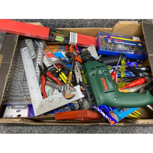 386 - Box of miscellaneous tools & accessories including Bosch power drill, screwdrivers & pliers etc