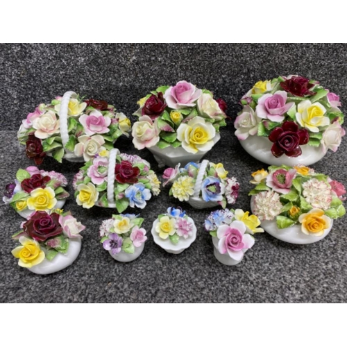 431 - Total of 11 Royal Doulton flower posies - different sizes & styles