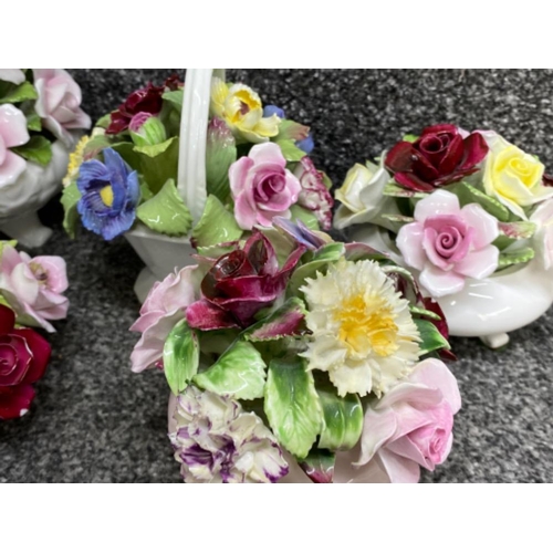 432 - Tray of miscellaneous flower posies includes makers Aynsley, Coalport & Royal doulton, 11 in total