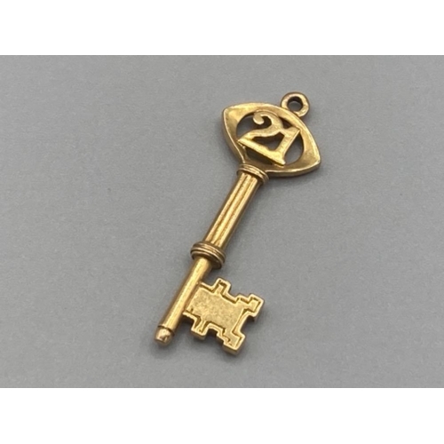 484 - 9ct gold 21st birthday key to the door charm 2.3g