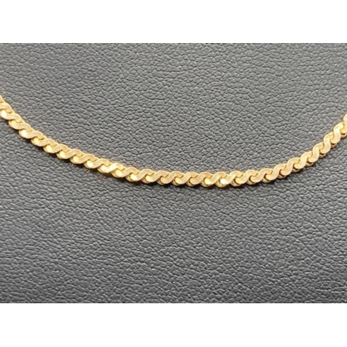 488 - 9ct gold fancy link chain 4.5g 43cm long