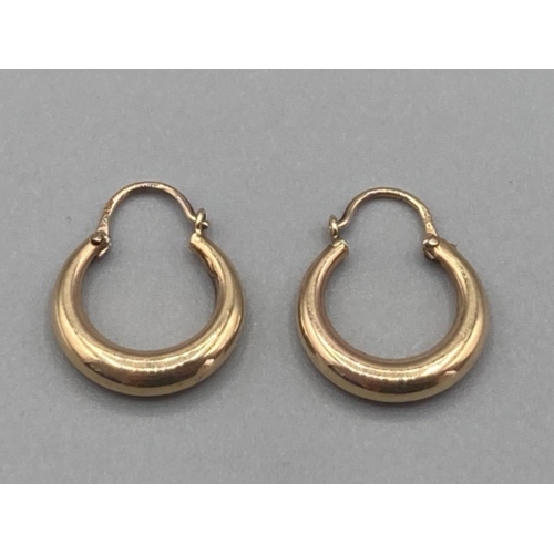 490 - 9ct gold hoop style earrings .8g