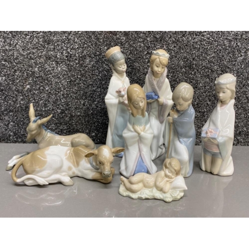 517 - Lladro 8 piece Nativity set