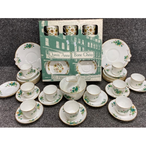 535 - Queen Anne Bone China 18 piece tea/coffee set with original box together with 37 pieces of vintage (... 