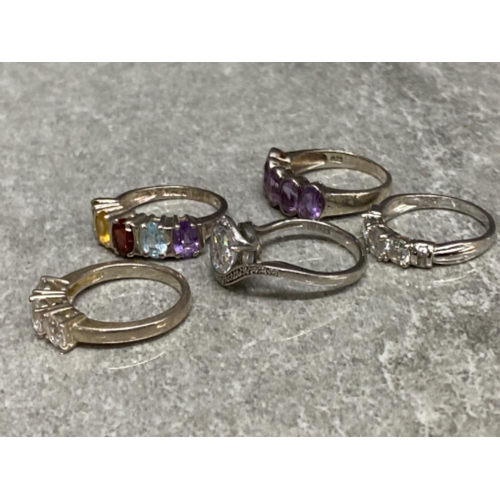 543 - 5x silver rings includes CZs & multicoloured stones, 15.8