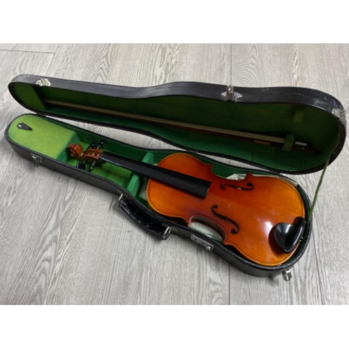 577 - Vintage violin & bow with original hardcase