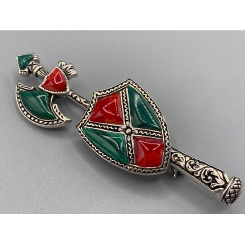 72 - A silver and enamel set scottish style brooch, 7.1g