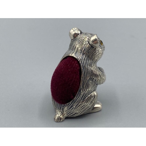 91 - A silver hamster pin cushion, 15.7g