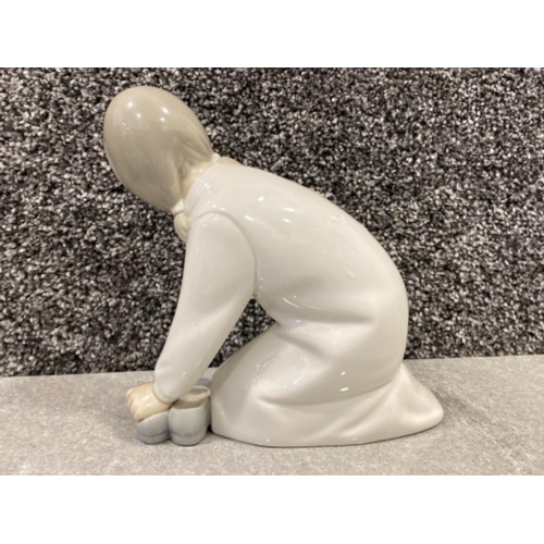 247 - Lladro figure 4523 little girl with slippers