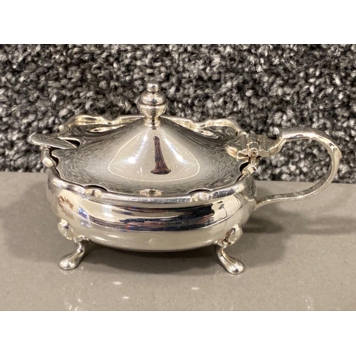 25 - Vintage hallmarked Sheffield silver 1978 sauce pot & spoon Roberts & Belk, 124.5G