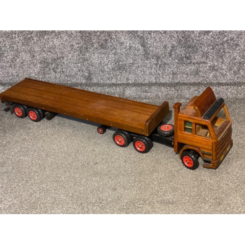 35 - Large hand made wooden flatbed truck (Scania) 152x26cm