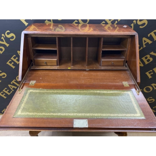 409 - Antique mahogany bureau with leather insert, fitted with 3 drawers, 75x44cm, height 102cm