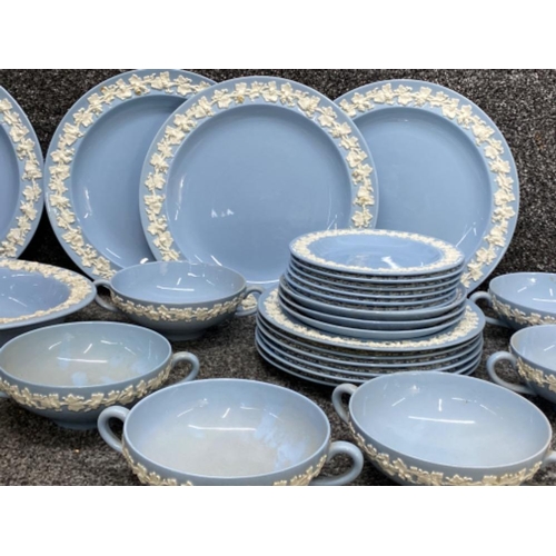 44 - 34 pieces of Wedgwood of Etruria & Barlaston Queensware, plates & twin handled bowls