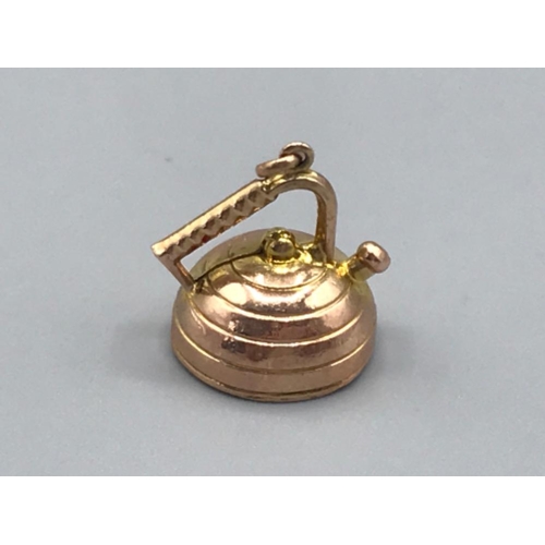 57 - 9ct gold kettle charm 3.4g