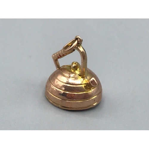 57 - 9ct gold kettle charm 3.4g