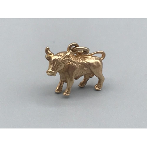 61 - 9ct gold Taurus bull charm 3.1g