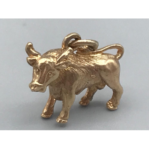 61 - 9ct gold Taurus bull charm 3.1g