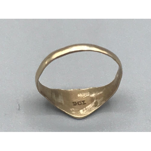 89 - 9ct gold baby’s ring size B 1/2 , 0.5g