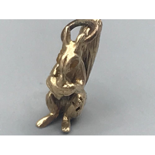 96 - 9ct gold squirrel charm