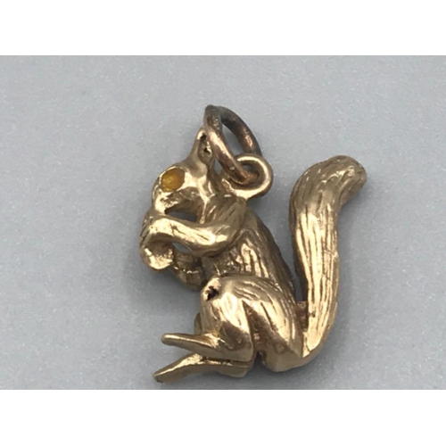 96 - 9ct gold squirrel charm