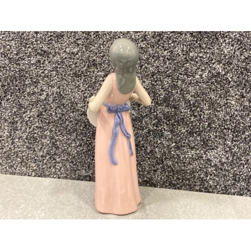 59 - Lladro figure 5008 Dreamer girl holding hat