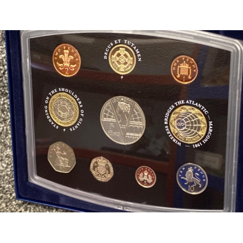 103 - Royal Mint 2001 United Kingdom 10 coin proof set, in original box & display