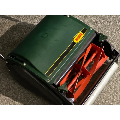 129 - “Handy” 300mm(12”) hand push roller mower