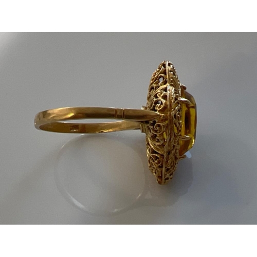 140 - Stunning ladies 18ct gold citrine fancy patterned ring. 8g size T - This will be available for colle... 