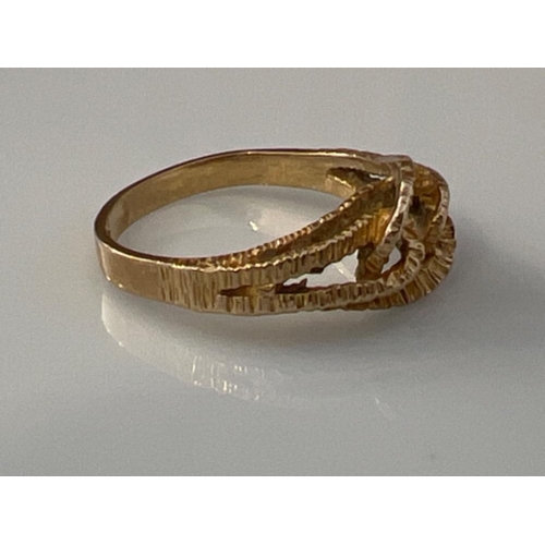 156 - Ladies 9ct gold rope twist ring. 2.4g size M1/2 - This will be available for collection from 27th Au... 