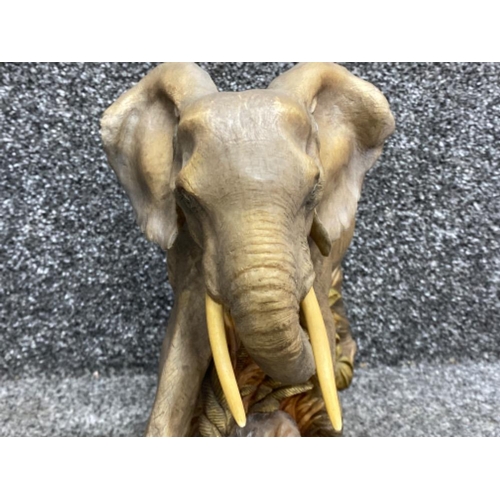 16 - Large & heavy resin ornament of an Elephant “L27xH22cm”