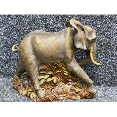 16 - Large & heavy resin ornament of an Elephant “L27xH22cm”