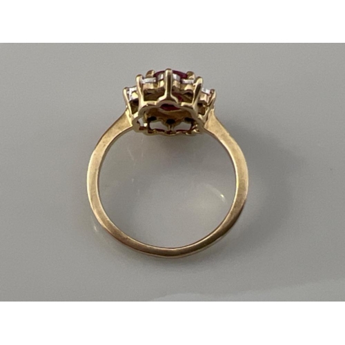 169 - Ladies 9ct gold pink and white stone cluster ring. 2.6g size J1/2 - This will be available for colle... 