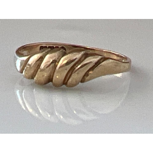 171 - Ladies 9ct gold ring. 1.6g Size K1/2 - This will be available for collection from 27th August as cur... 