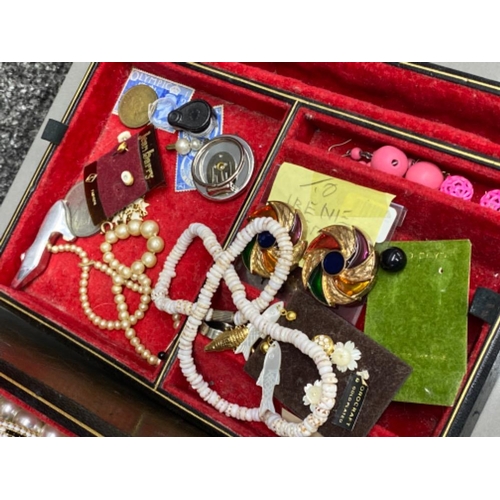 212 - Jewellery box with key containing miscellaneous pieces of costume jewellery including simulated Pear... 