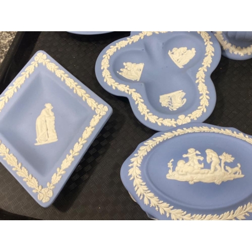 222 - Vintage Yardley English lavender figures soap dish together with 6 pieces of Wedgwood Jasper ware