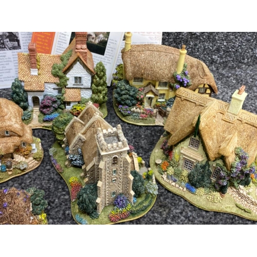 285 - 12x miscellaneous Lilliput Lane collectors club cottage ornaments (various sizes) unboxed