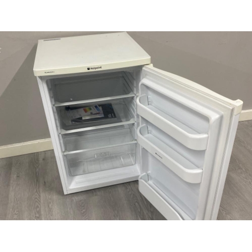 389 - Hotpoint underbench fridge