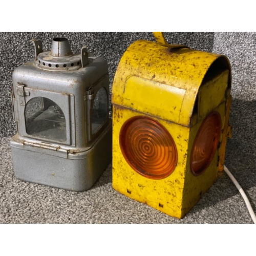 55 - 2 vintage lamps - Road light is electric