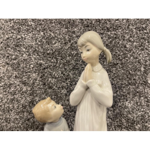 11 - Lladro 4779 “Teaching to pray’’ in good condition