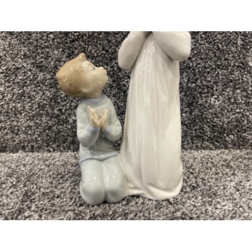 11 - Lladro 4779 “Teaching to pray’’ in good condition